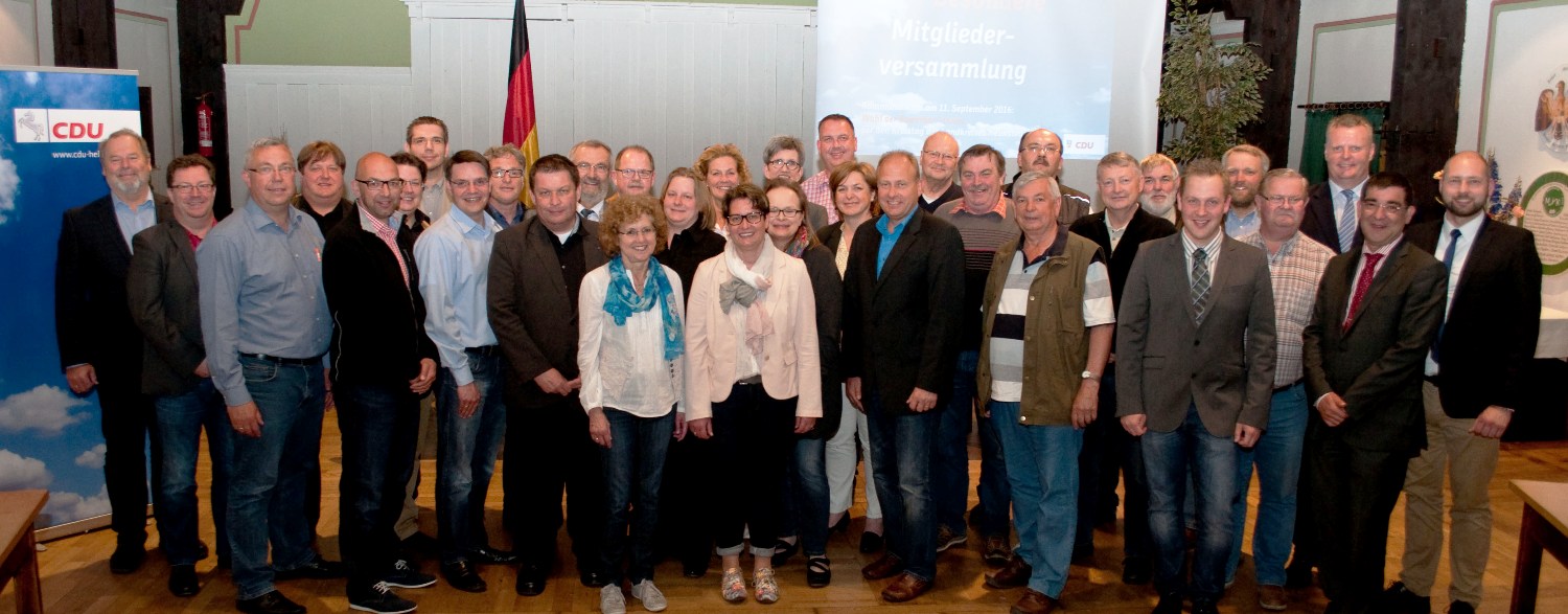 Die gewählte Bewerberinnen und Bewerber zur Kreistagswahl auf der CDU-Mitgliederversammlung.