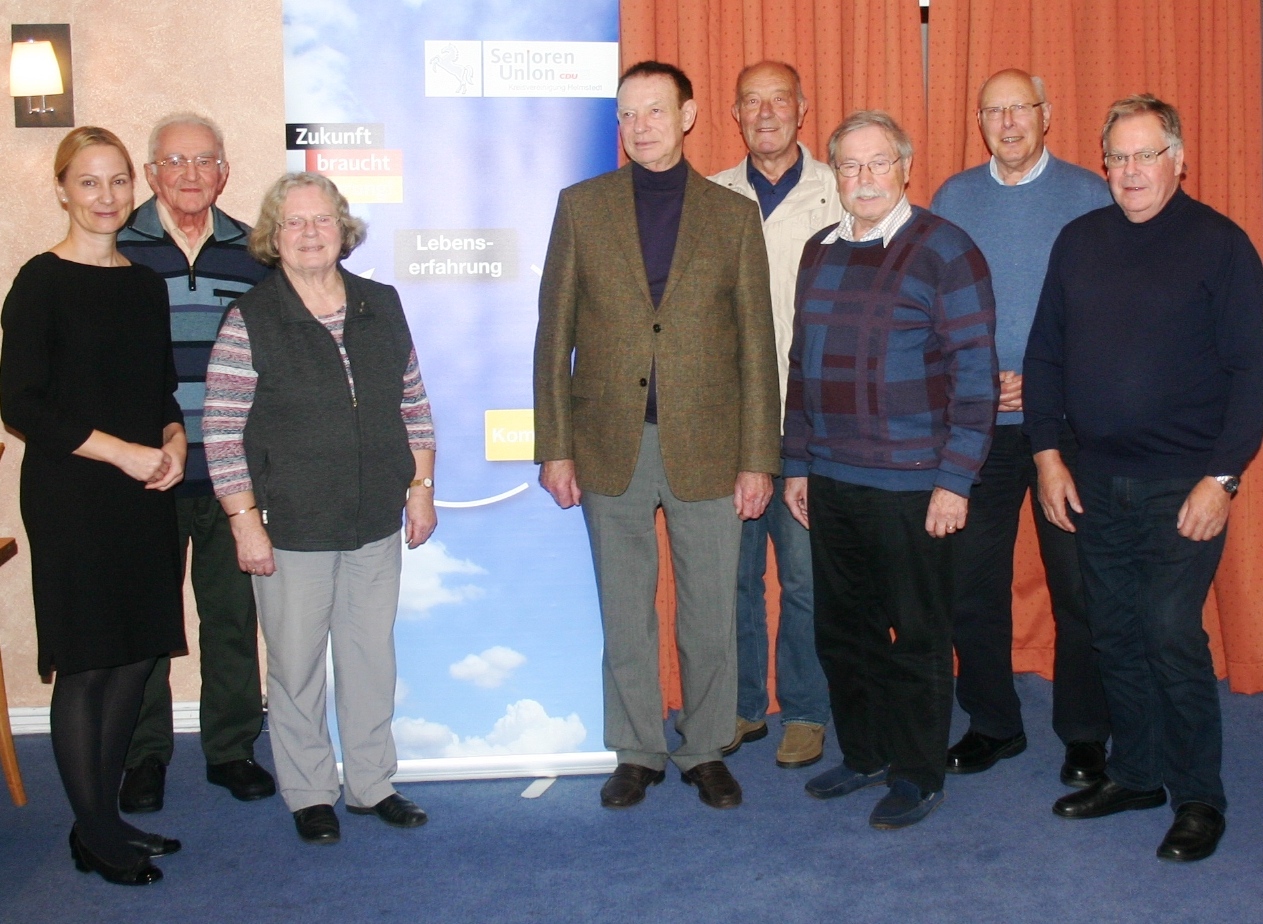 v.l.n.r.: Martina Sharmann, Manfred Kuno Jaeger, Lore Siebert, Klaus Schöndube, Hans-Jürgen Krumpelt, Klaus-Jürgen Krackert, Siegfried Frömert und Gerhard Hagen. v.l.n.r.: Martina Sharmann, Manfred Kuno Jaeger, Lore Siebert, Klaus Schöndube, Hans-Jürgen Krumpelt, Klaus-Jürgen Krackert, Siegfried Frömert und Gerhard Hagen.