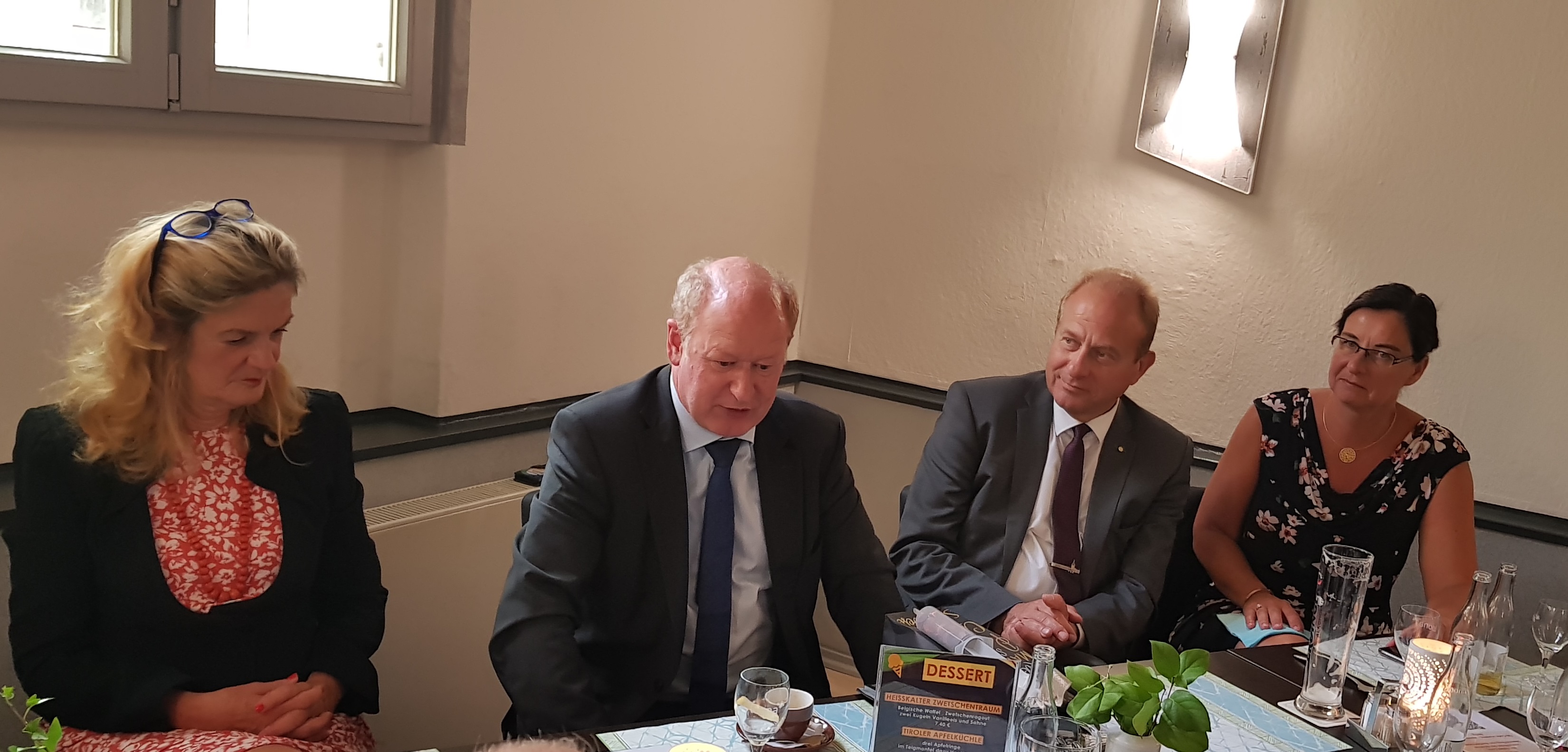 v.l.n.r.: CDU Kreisvorsitzende Elisabeth Heister-Neumann, Finanzminister Reinhold Hilbers, Landrat Gerhard Radeck, Landtagsabgeordnete Veronika Koch v.l.n.r.: CDU Kreisvorsitzende Elisabeth Heister-Neumann, Finanzminister Reinhold Hilbers, Landrat Gerhard Radeck, Landtagsabgeordnete Veronika Koch