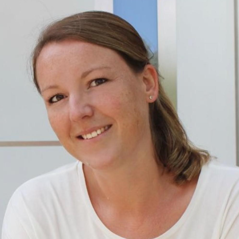  Anne Stein